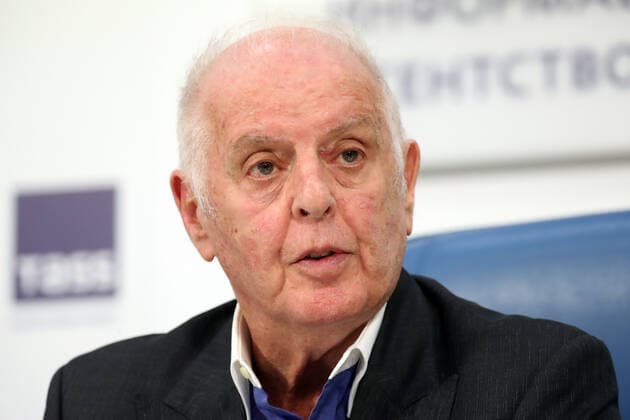 Daniel Barenboim press conference for his solo concert in Moscow