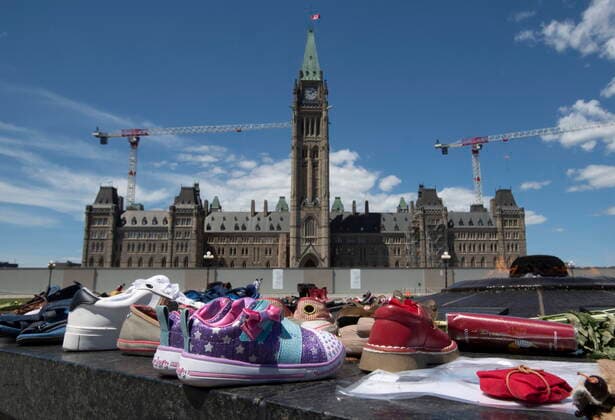 Canada, commemoration of 215 child corpses found at Kamloops boarding school