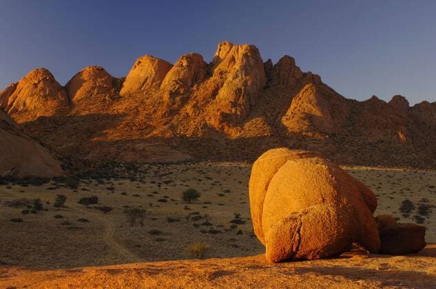 Calendar motifs: Rock formations