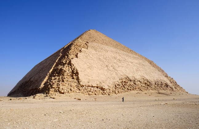 Calendar motifs: Pyramids
