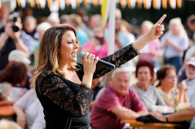 Nicci Schubert concert at the Arnsdorf village festival
