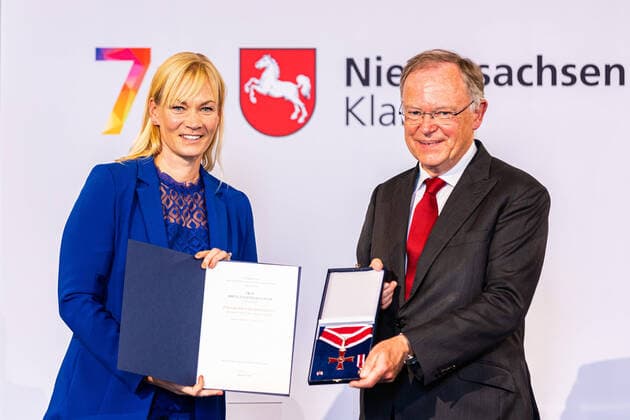 Hanover, Award of the Lower Saxony Order of Merit to Bibiana Steinhaus-Webb and Gerhard Steidl