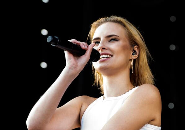 Clara concert at Tilbage Til Live in Copenhagen