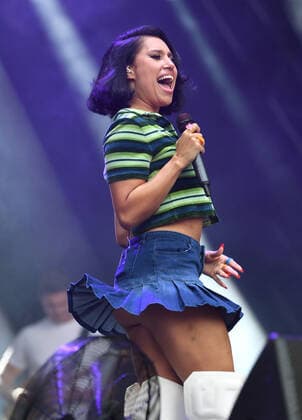 Mighty Hoopla Festival in London - Raye Concert