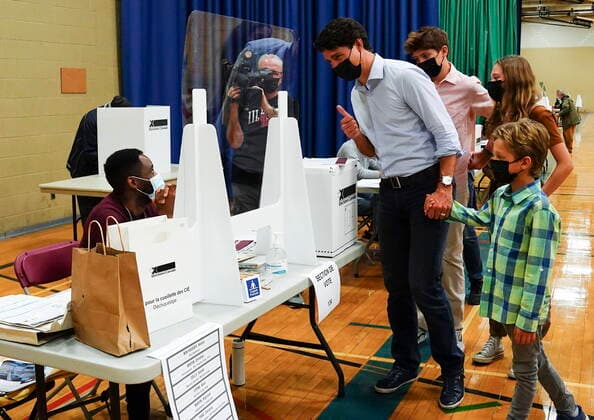 New elections in Canada, Justin Trudeau casting his ballot in Montreal