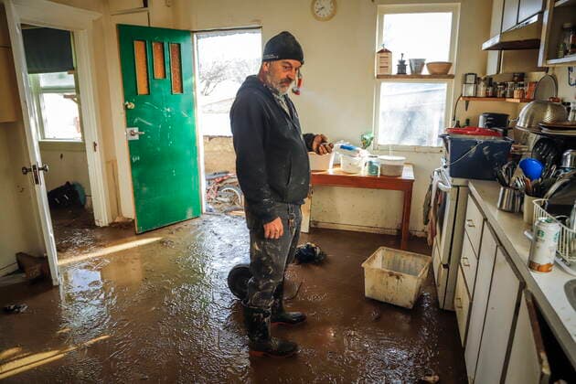 Canada, cleanup after floods in British Columbia