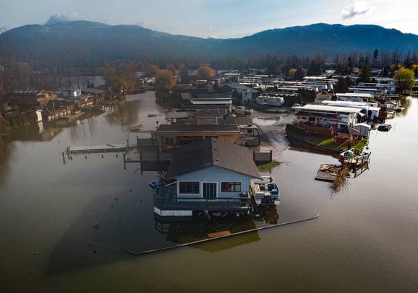 Canada, Floods in British Columbia
