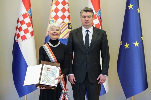 Croatia, Jadranka Kosor receives medal and award from Zoran Milanovic in Zagreb