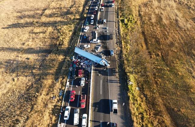 Mexico, serious truck accident on highway near Toluca