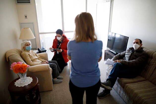 Coronavirus in Canada, at-home vaccinations for seniors and family caregivers in Toronto