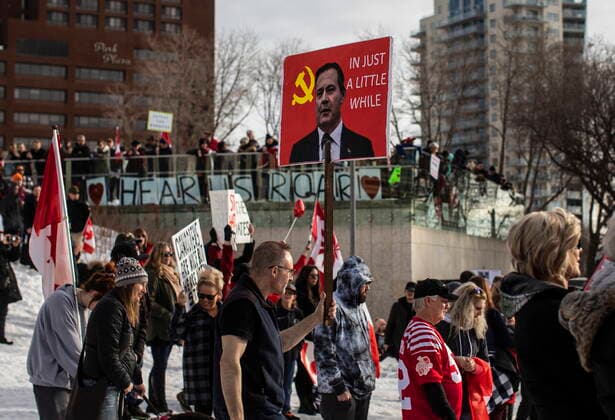 Canada, protests against Corona measures in Edmonton