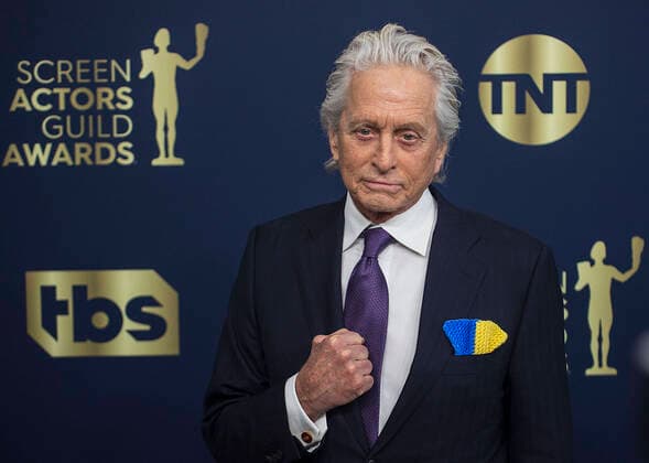 SAG Awards, Stars on the Red Carpet Support Ukraine