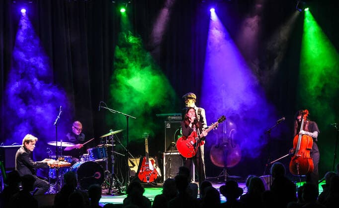 Sonic Morgue concert series in Berlin, performance by Sometimes with others