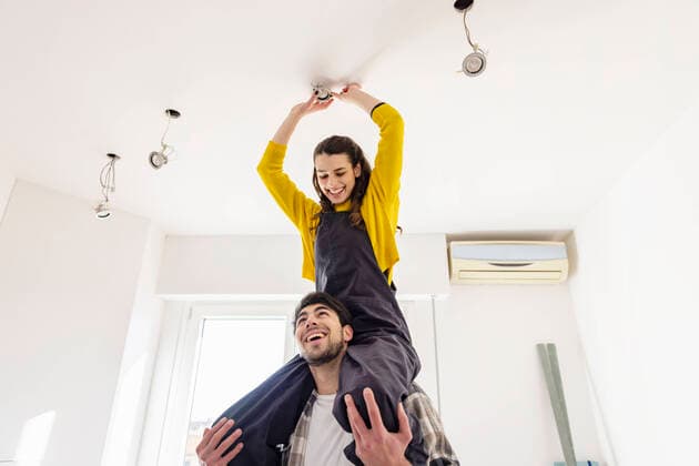 Saving energy in the household