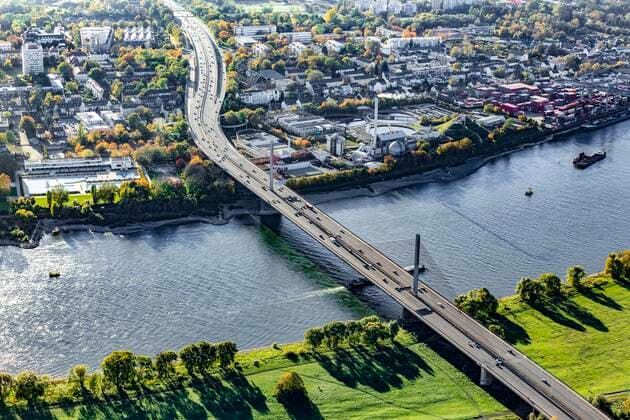 NRW, Rhine bridge Bonn-Nord / Friedrich-Ebert-Brücke is closed to motorised traffic - Stock photos