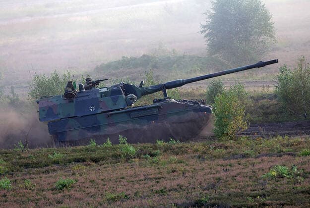 Military, tanks, self-propelled howitzer PzH 2000