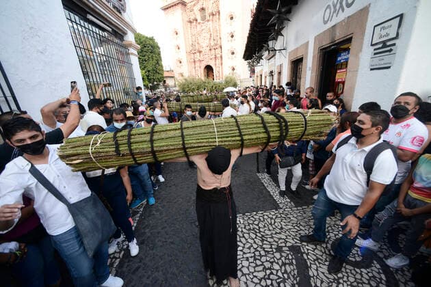 Mexico, Maundy Thursday procession in Taxco