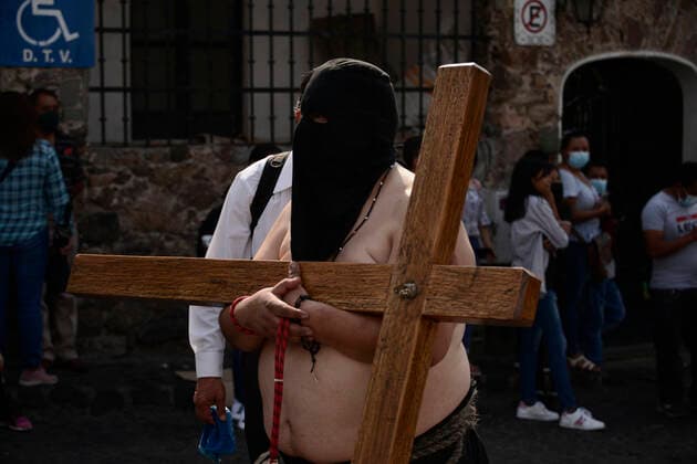 Mexico, Good Friday Stations of the Cross in Taxco