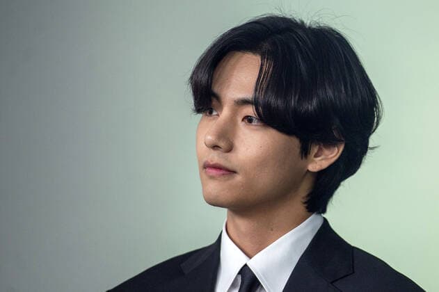 BTS’s Singer V, alias Kim Tae-hyung, suffers from severe hearing loss; archive images