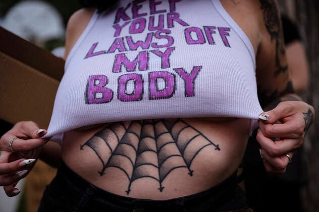 USA, Supreme Court overturns abortion law