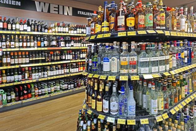 Addiction report 2023, consumption of alcohol remains high, archive images