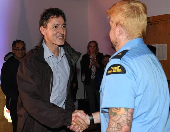 Canada, Justin Trudeau visits regions affected by Storm Fiona