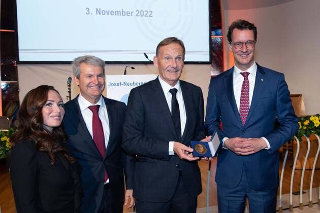 NRW, award of the Josef Neuberger Medal to Hans-Joachim Watzke in Düsseldorf