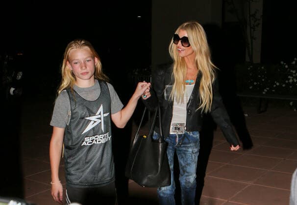Jessica Simpson attends basketball game in Los Angeles