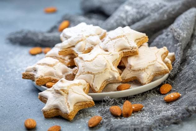 IMAGO Creative, Christmas, Food, Baking, Cinnamon stars