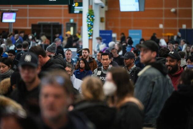 Canada, snowstorm paralyses Vancouver International Airport