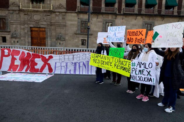 Mexico, doctors at Petroleos Mexicanos Pemex in Mexico City demand payment of their Christmas bonuses