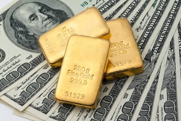 Gold price rises to record high, archive images