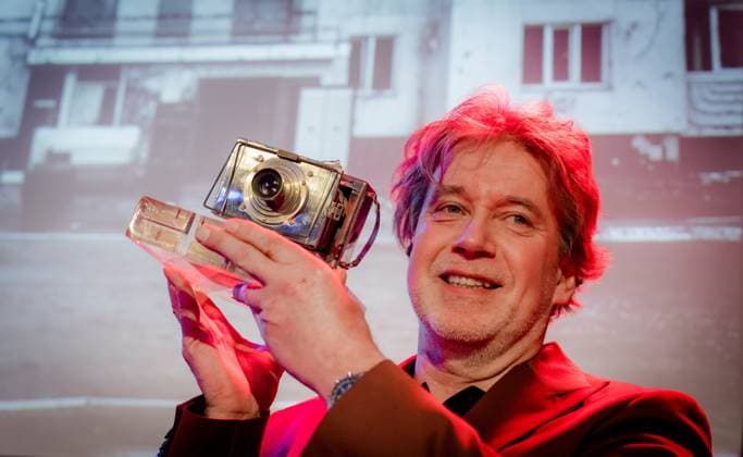 Eddy van Wessel receives Silver Camera Award in Hilversum