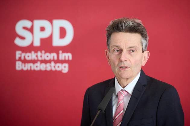 Berlin, Rolf Mützenich SPD Press Conference