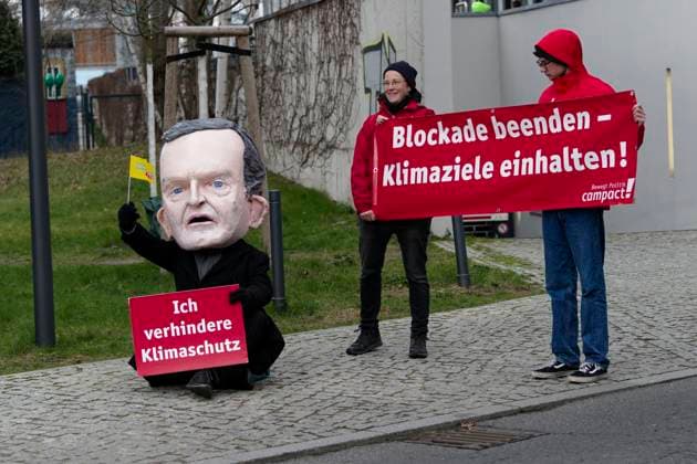 Berlin, activists of the Campact platform demonstrate against Volker Wissings policies