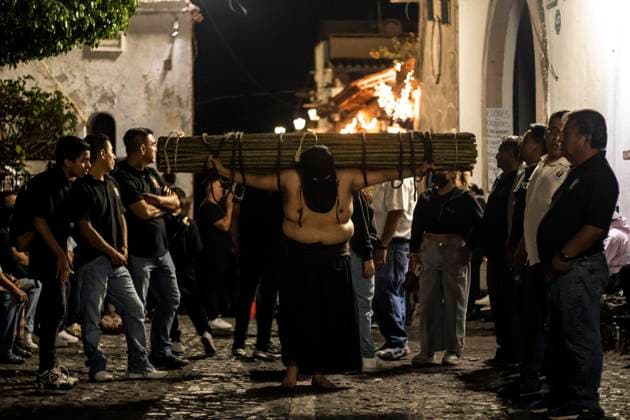 Mexico, Procession of the Three Fallen on Good Friday in Taxco
