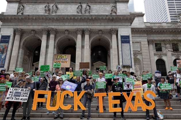 Texas Supreme Court bans pregnant woman from abortion, archive images