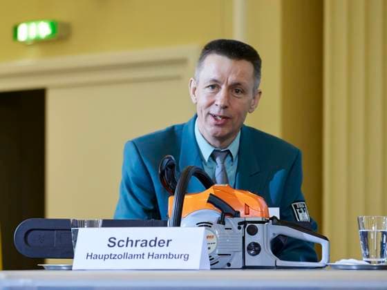 Michael Schrader died