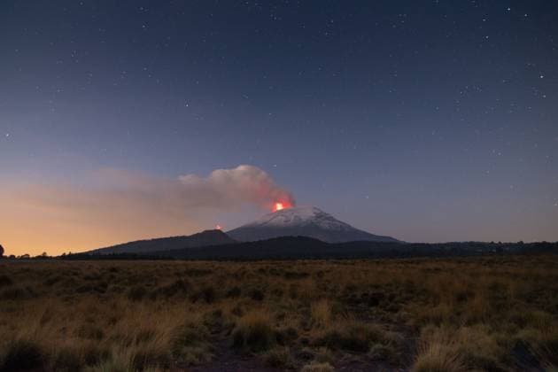 Mexico, volcano Popocatepetl active