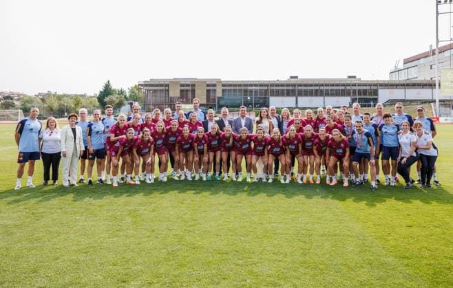 Spain, Queen Letizia meets womens national football team in Madrid