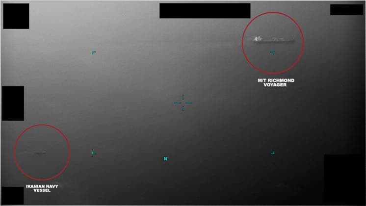 Gulf of Oman, US Navy prevents Iranian ship from hijacking oil tankers