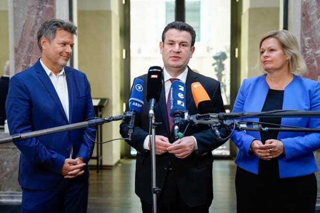 News Topics of the Week 27