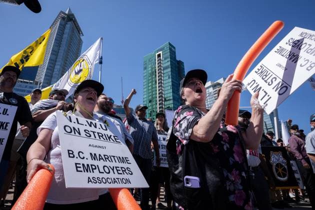 Canada, dockworkers strike in Vancouver