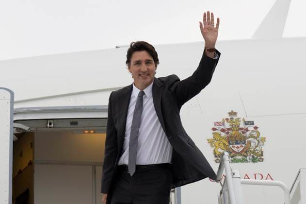 Canada, Justin Trudeau boards plane in Ottawa