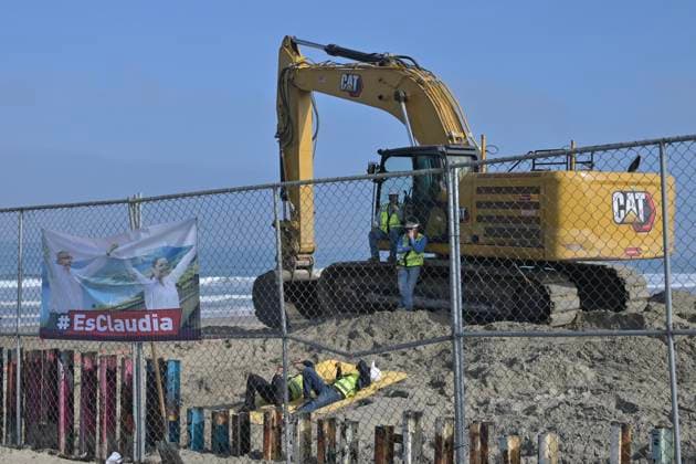 Mexico, fence at the border with the USA in Playas de Tijuana