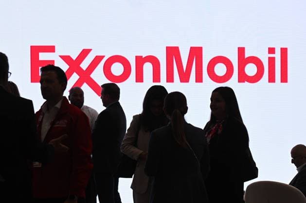 Exxon and Mobil Oil merge to become the worlds largest oil company, 25th anniversary on 1 December