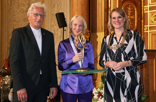 ZDF correspondent Katrin Eigendorf receives Agsburg Peace Award