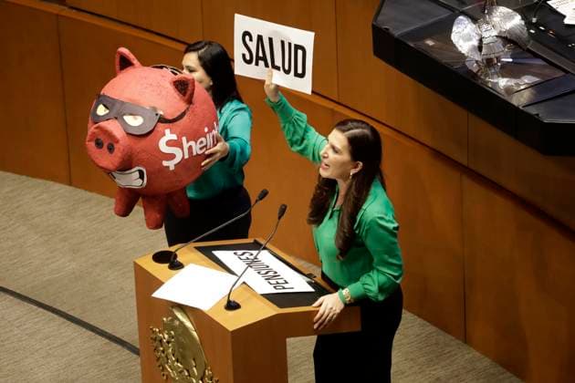 Mexico, Senate session in Mexico City