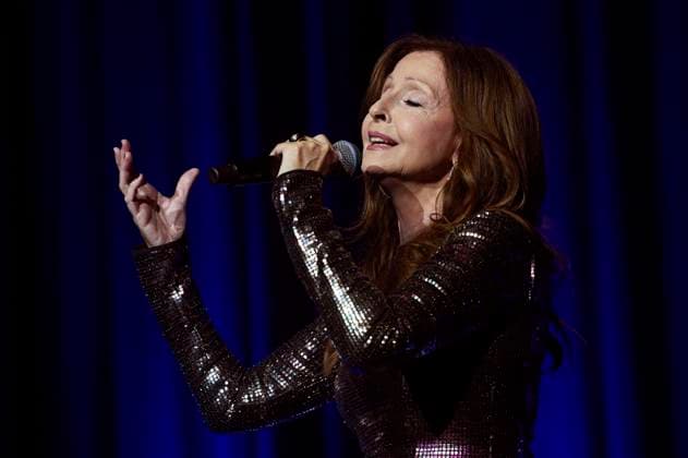 Vicky Leandros postpones another concert of her farewell tour due to an infection, archive pictures