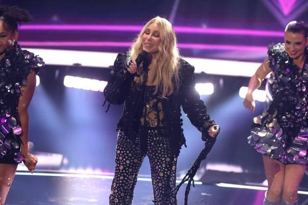 Cher will make a comeback at the Victorias Secret fashion show, archive pictures